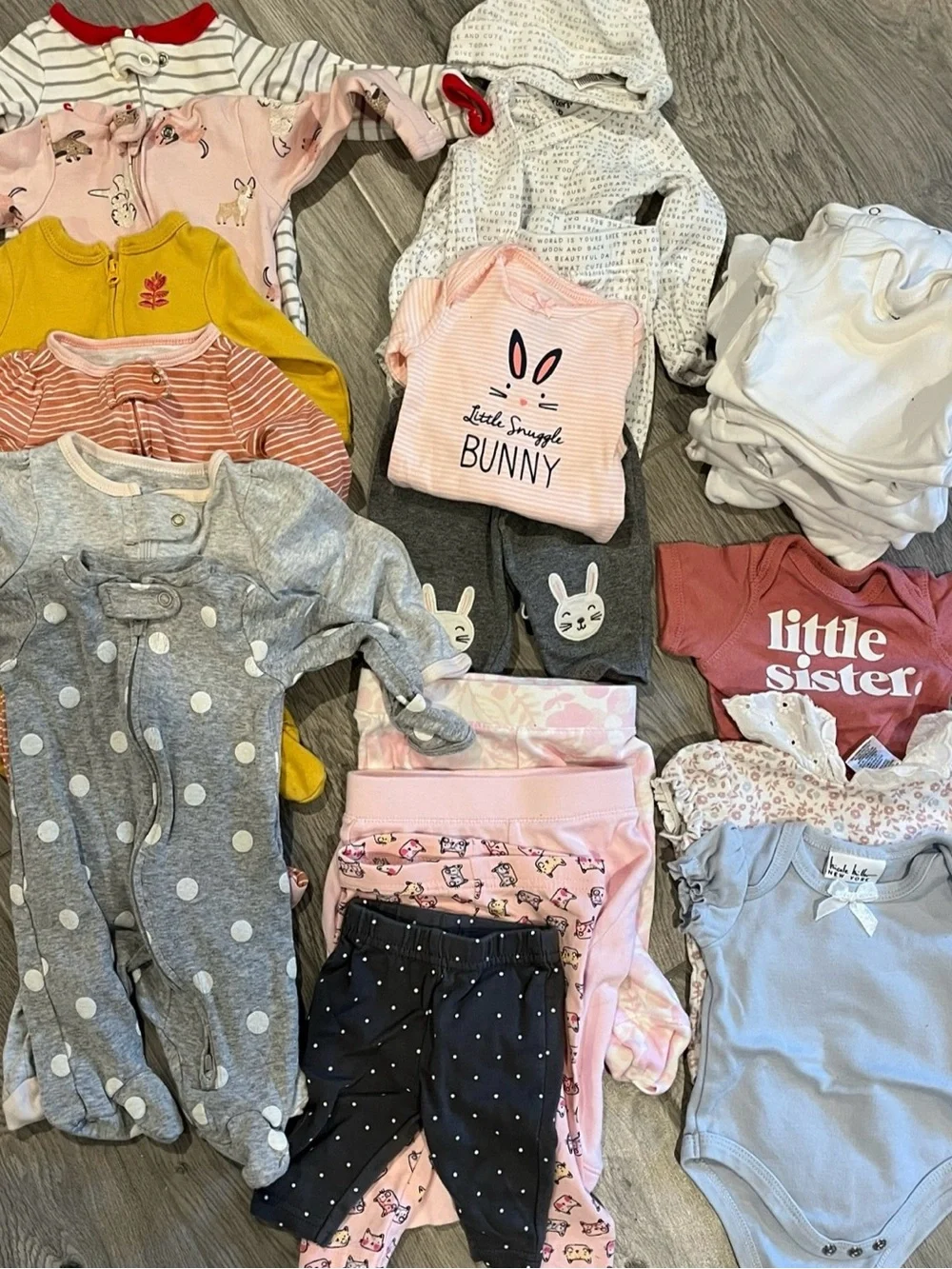 Newborn bundle—pajamas / onesies / pants